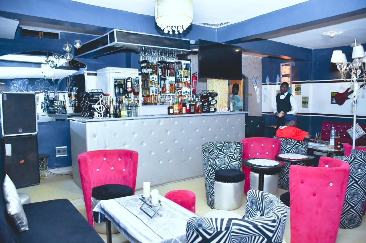 Hotel Restaurant Constellation Tchang Buitenkant foto