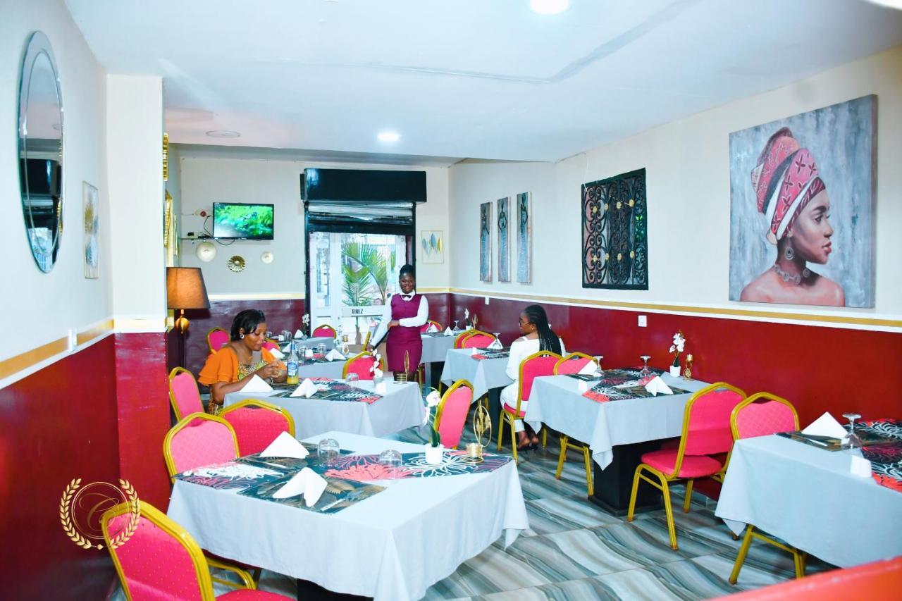Hotel Restaurant Constellation Tchang Buitenkant foto