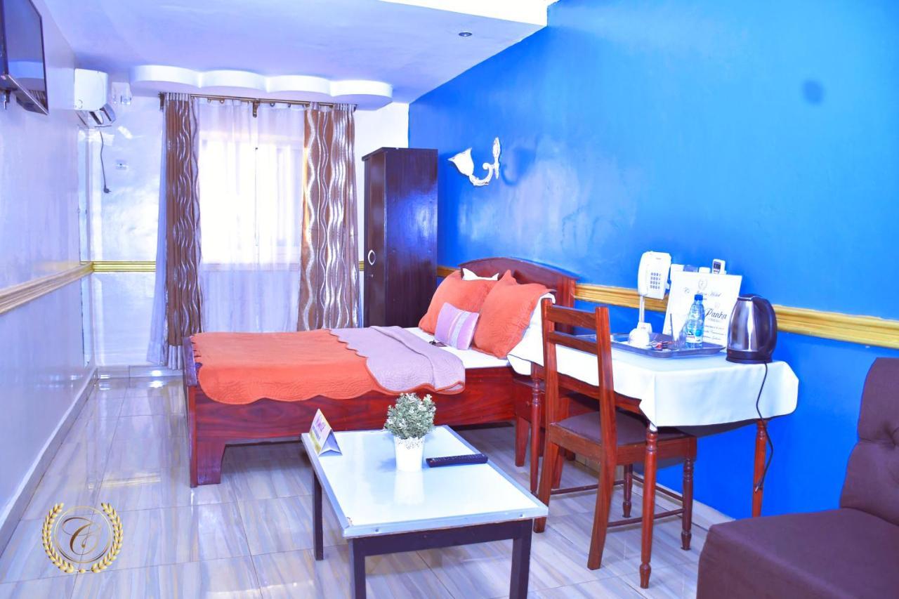 Hotel Restaurant Constellation Tchang Buitenkant foto
